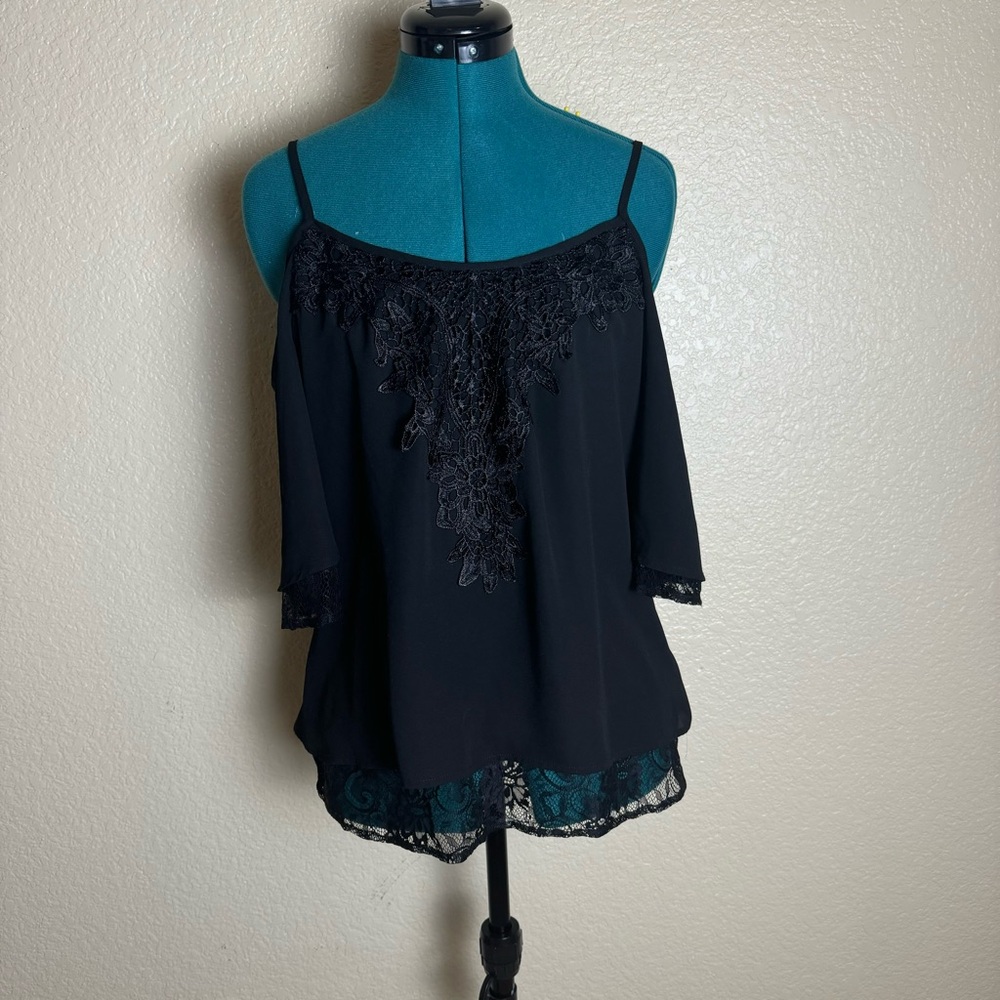 Women’s Sz Small Black Lace Cold Shoulder Flowy Blouse
